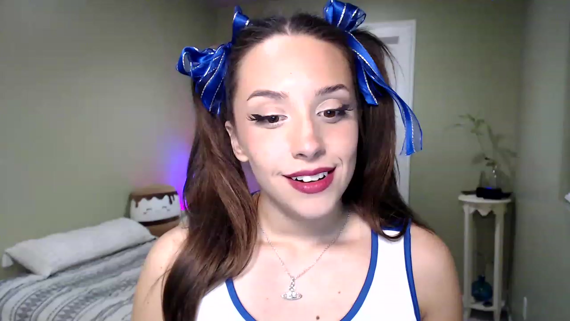 Gallery image thumbnail from BrittaniJade_'s myfreecams stream on, 12/28/2022, 06:20 image 12 of 20