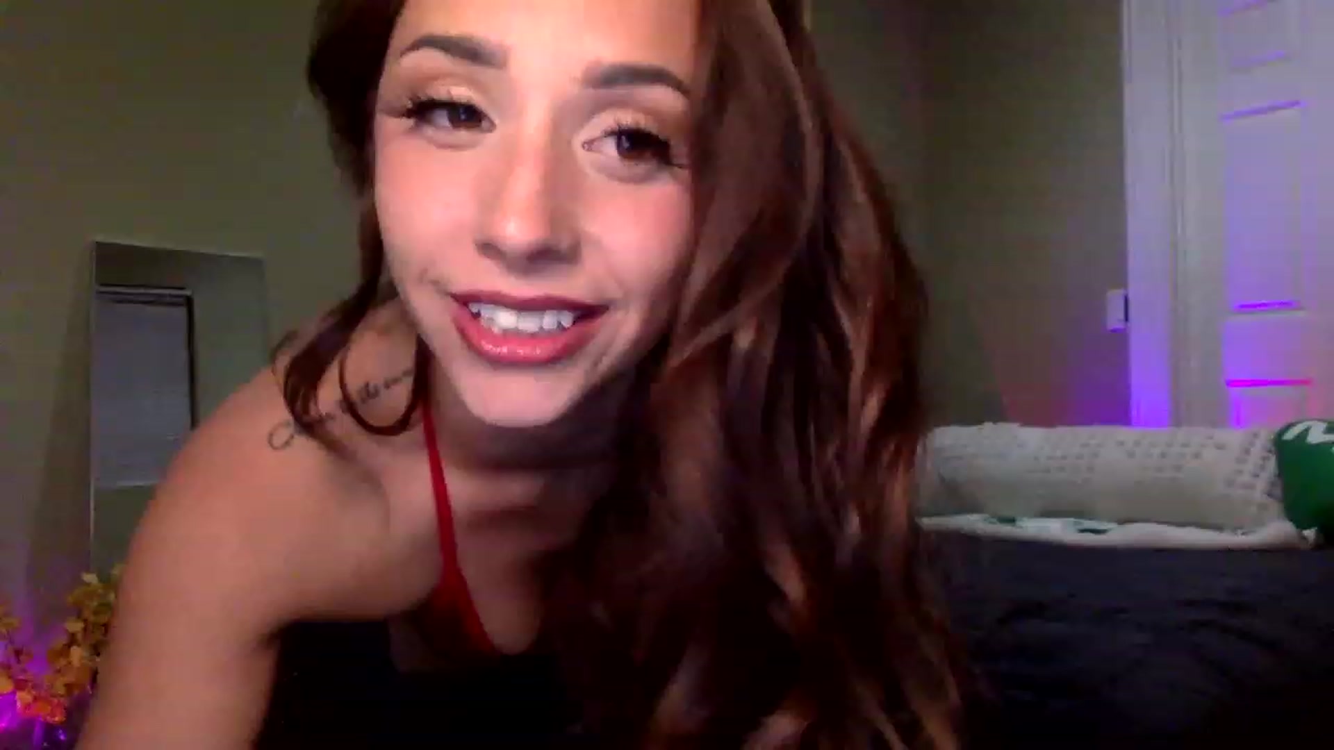 Gallery image thumbnail from BrittaniJade_'s myfreecams stream on, 02/06/2023, 07:37 image 8 of 20