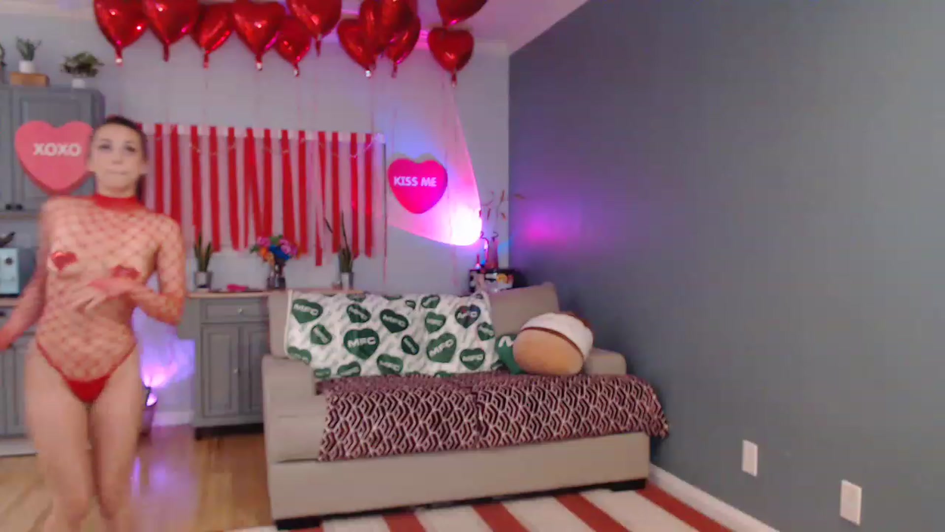 Gallery image thumbnail from BrittaniJade_'s myfreecams stream on, 02/15/2023, 02:45 image 3 of 20