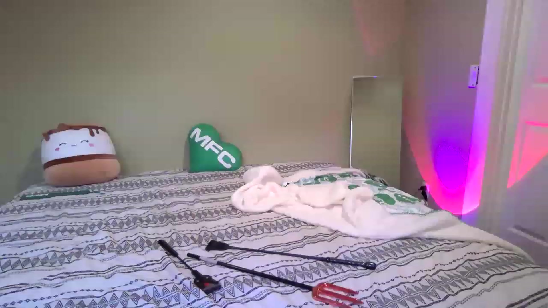 Gallery image thumbnail from BrittaniJade_'s myfreecams stream on, 02/23/2023, 02:19 image 12 of 20