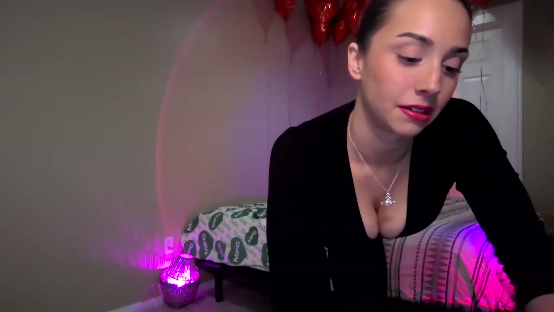 Gallery image thumbnail from BrittaniJade_'s myfreecams stream on, 02/27/2023, 06:00 image 18 of 20