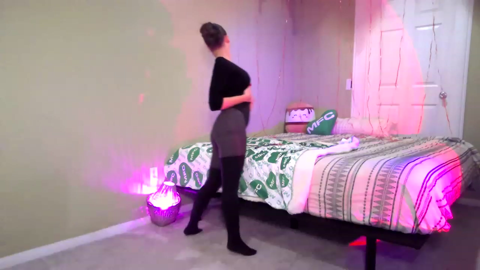 Gallery image thumbnail from BrittaniJade_'s myfreecams stream on, 02/27/2023, 06:00 image 20 of 20