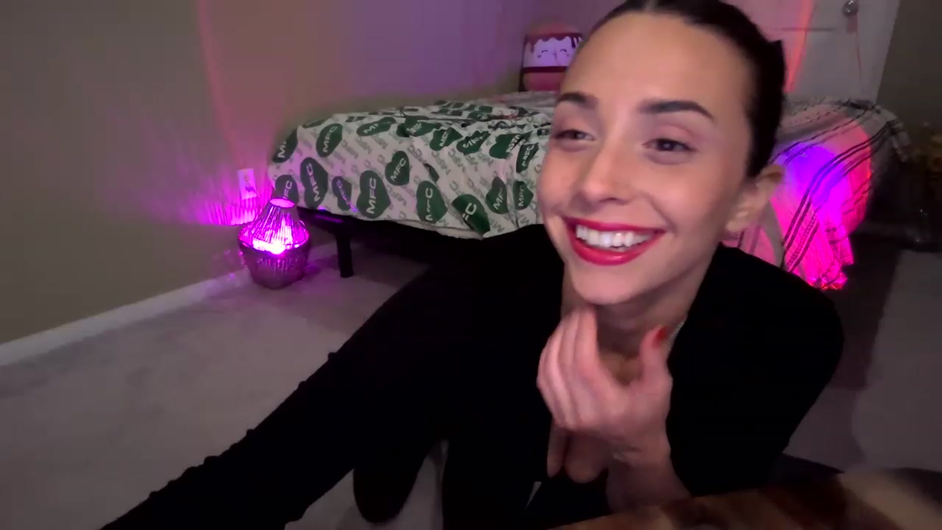 Gallery image thumbnail from BrittaniJade_'s myfreecams stream on, 02/27/2023, 06:00 image 14 of 20