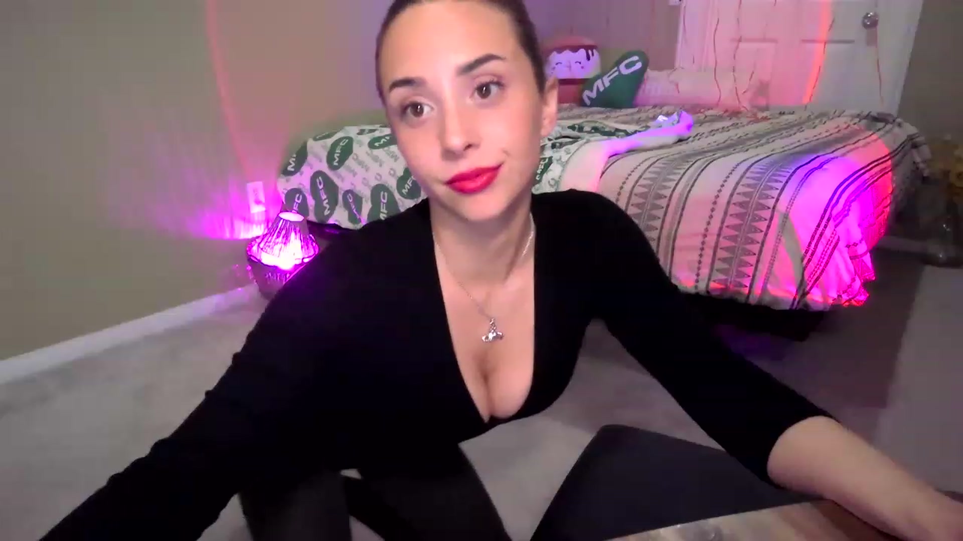 Gallery image thumbnail from BrittaniJade_'s myfreecams stream on, 02/27/2023, 06:00 image 12 of 20