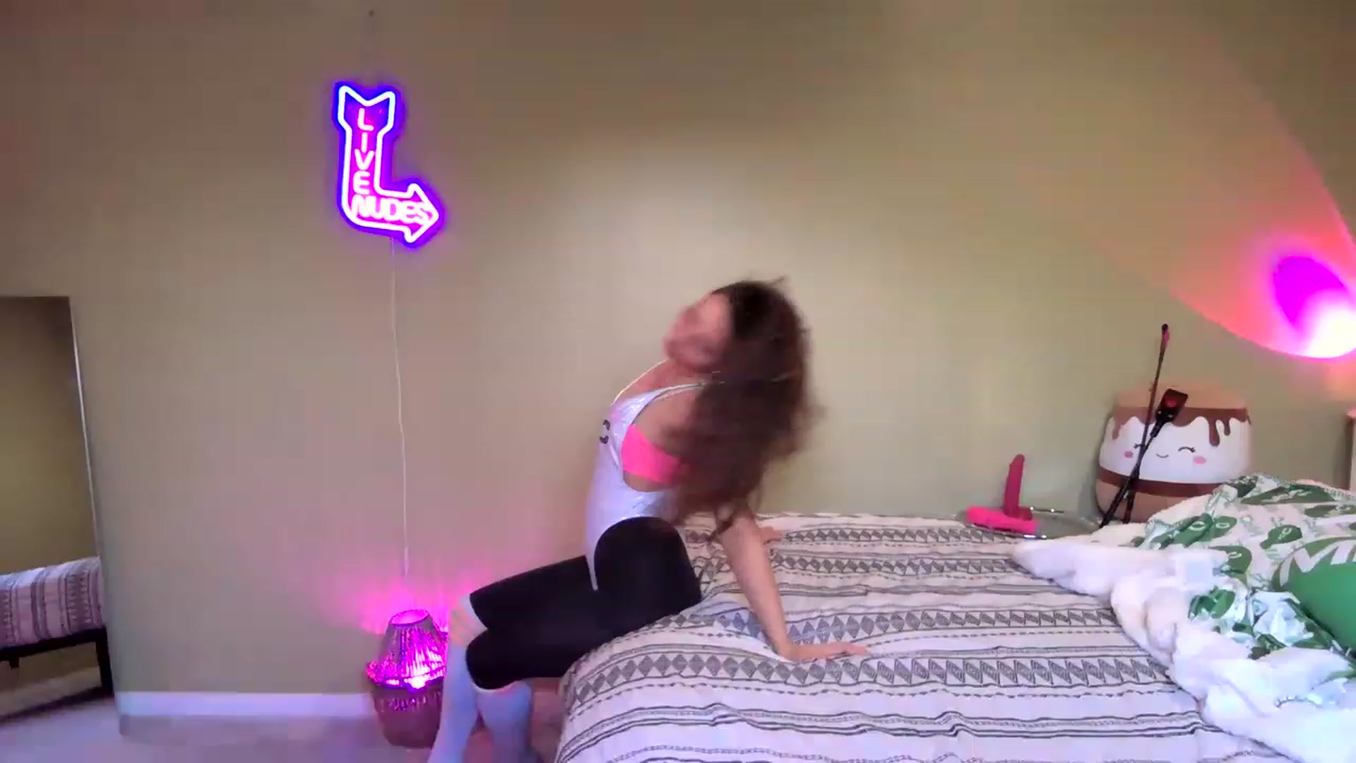 Gallery image thumbnail from BrittaniJade_'s myfreecams stream on, 04/06/2023, 03:57 image 1 of 20