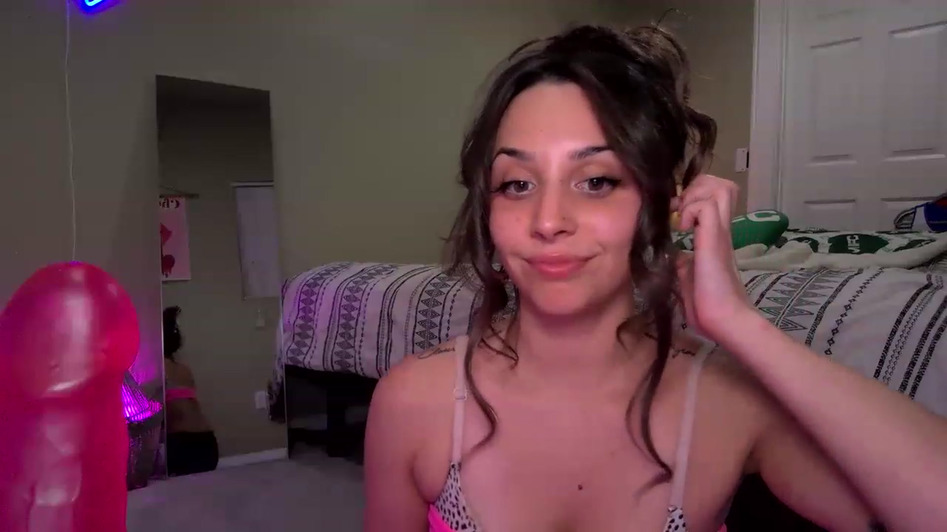 Gallery image thumbnail from BrittaniJade_'s myfreecams stream on, 04/06/2023, 03:57 image 20 of 20