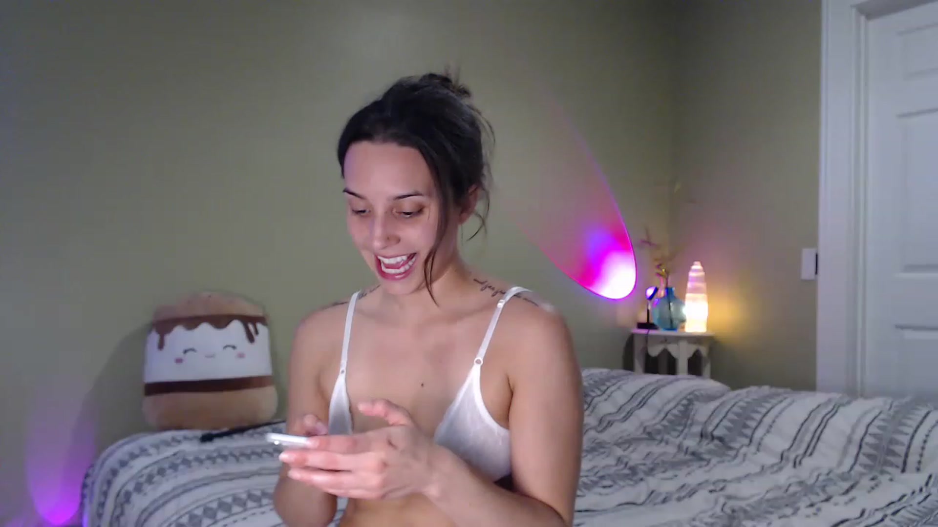 Gallery image thumbnail from BrittaniJade_'s myfreecams stream on, 04/07/2023, 04:20 image 20 of 20
