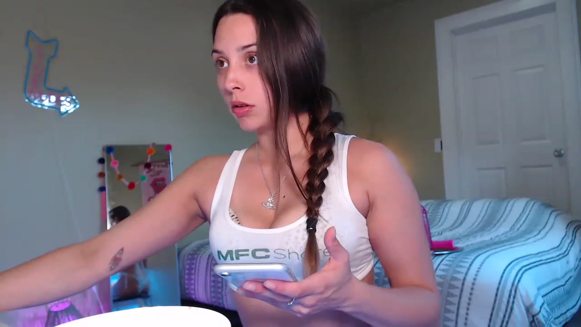 Gallery image thumbnail from BrittaniJade_'s myfreecams stream on, 04/25/2023, 04:30 image 4 of 20