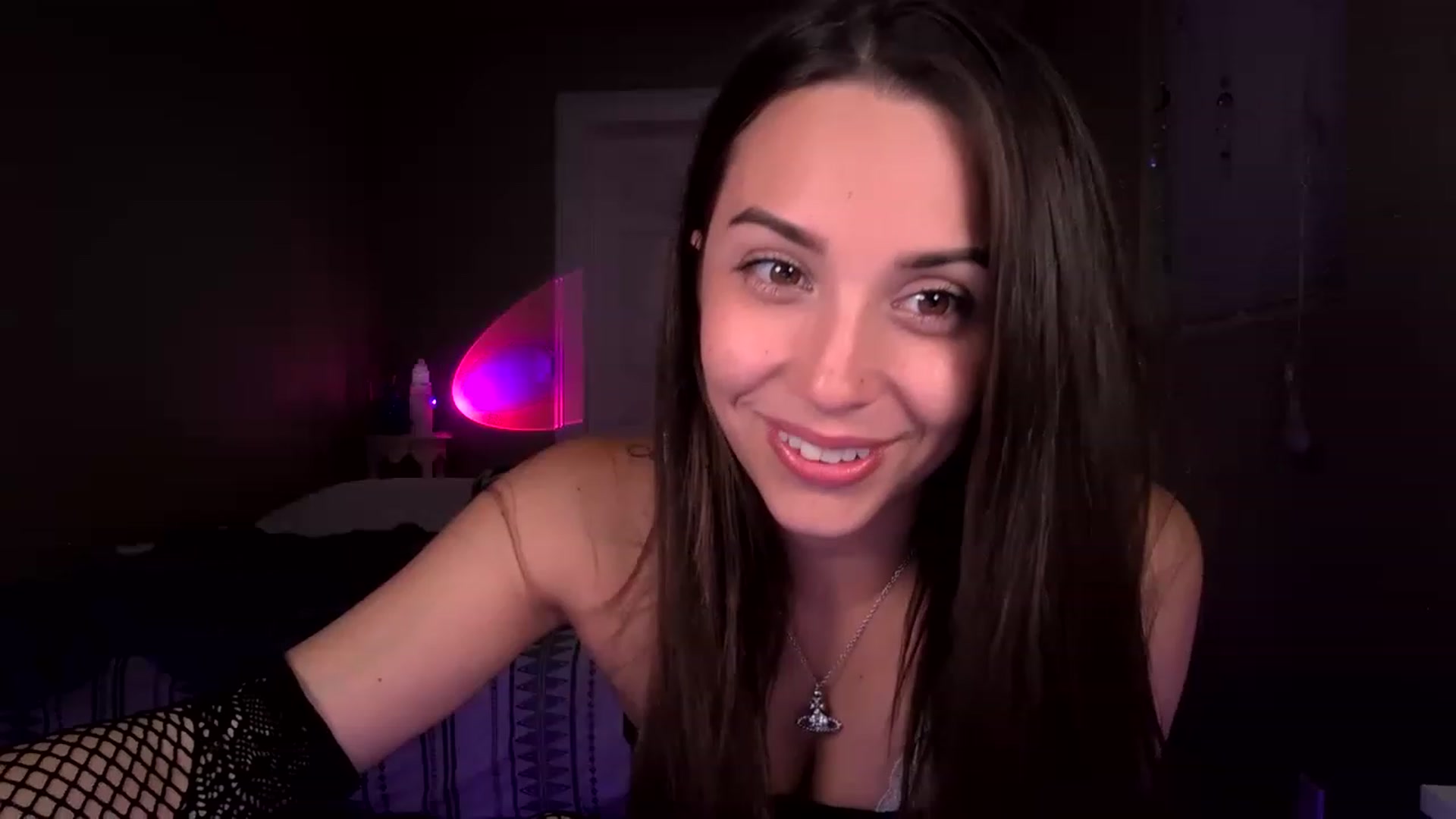 Gallery image thumbnail from BrittaniJade_'s myfreecams stream on, 05/20/2023, 07:21 image 5 of 20