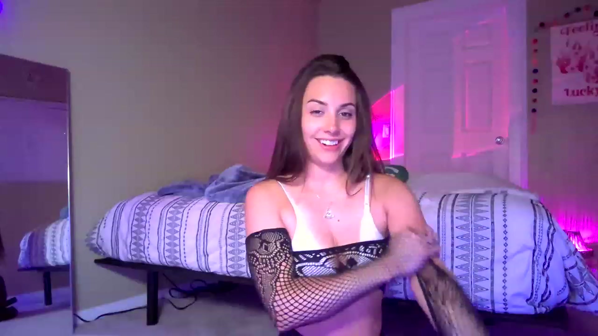 Gallery image thumbnail from BrittaniJade_'s myfreecams stream on, 05/20/2023, 07:21 image 12 of 20