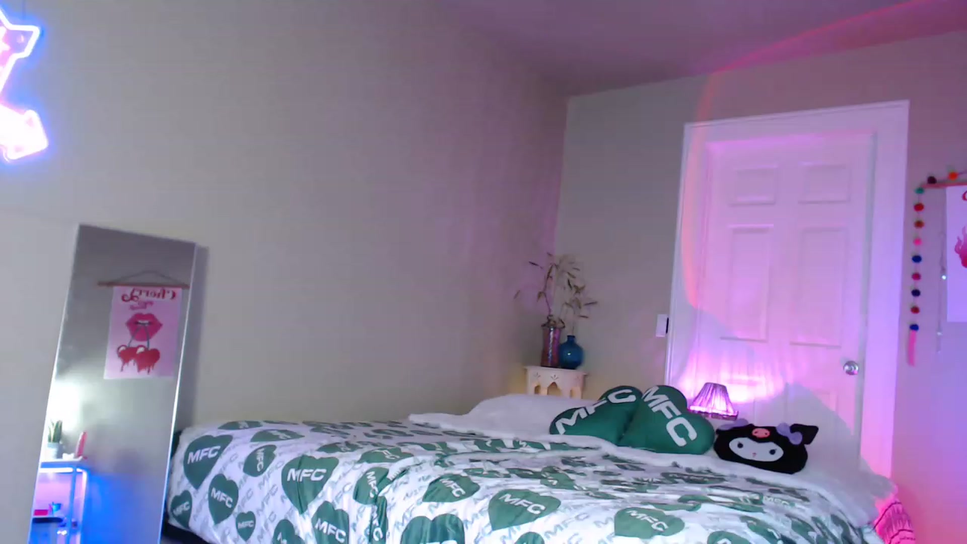 Gallery image thumbnail from BrittaniJade_'s myfreecams stream on, 05/28/2023, 03:17 image 19 of 20