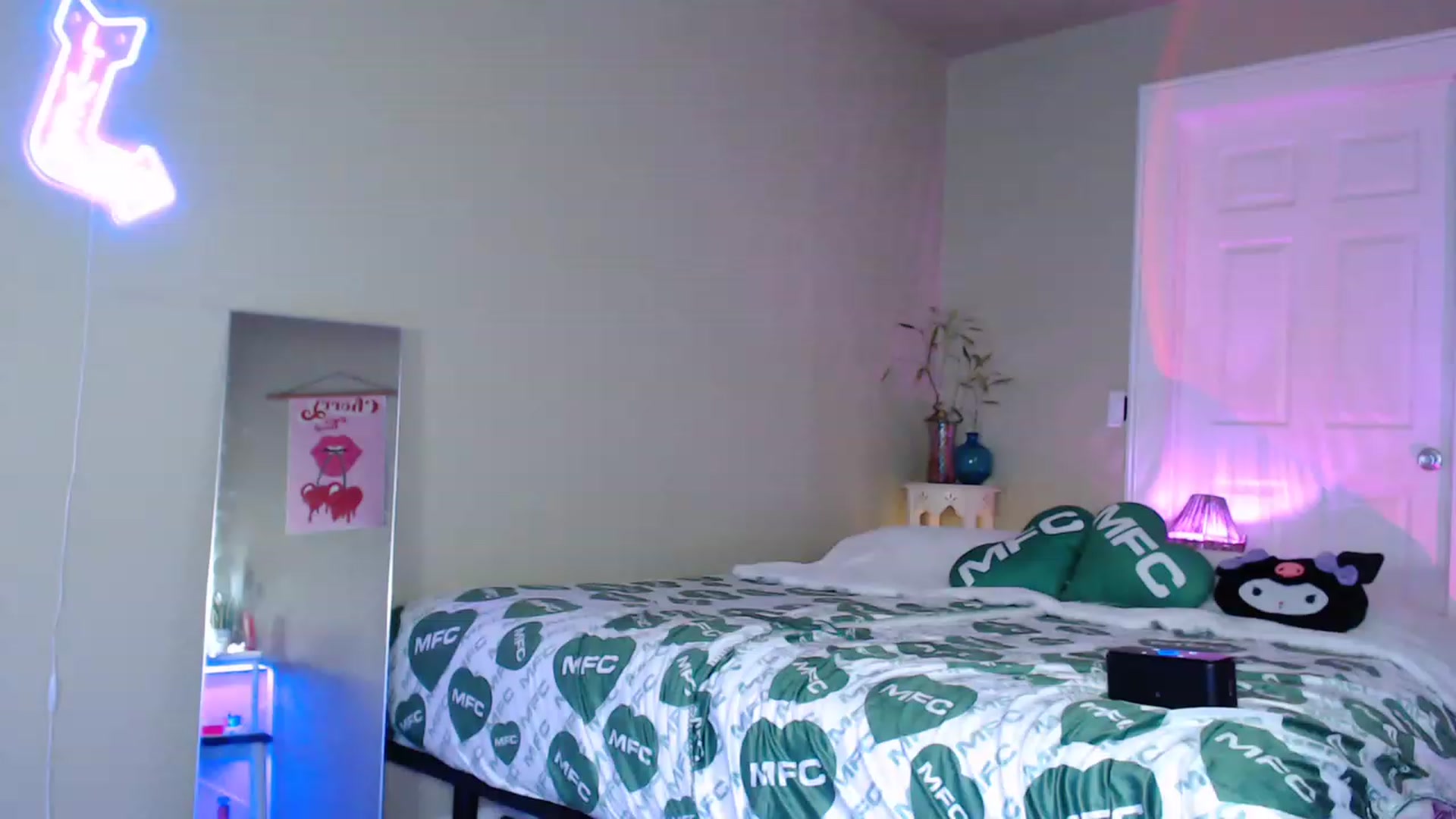 Gallery image thumbnail from BrittaniJade_'s myfreecams stream on, 05/28/2023, 03:17 image 14 of 20