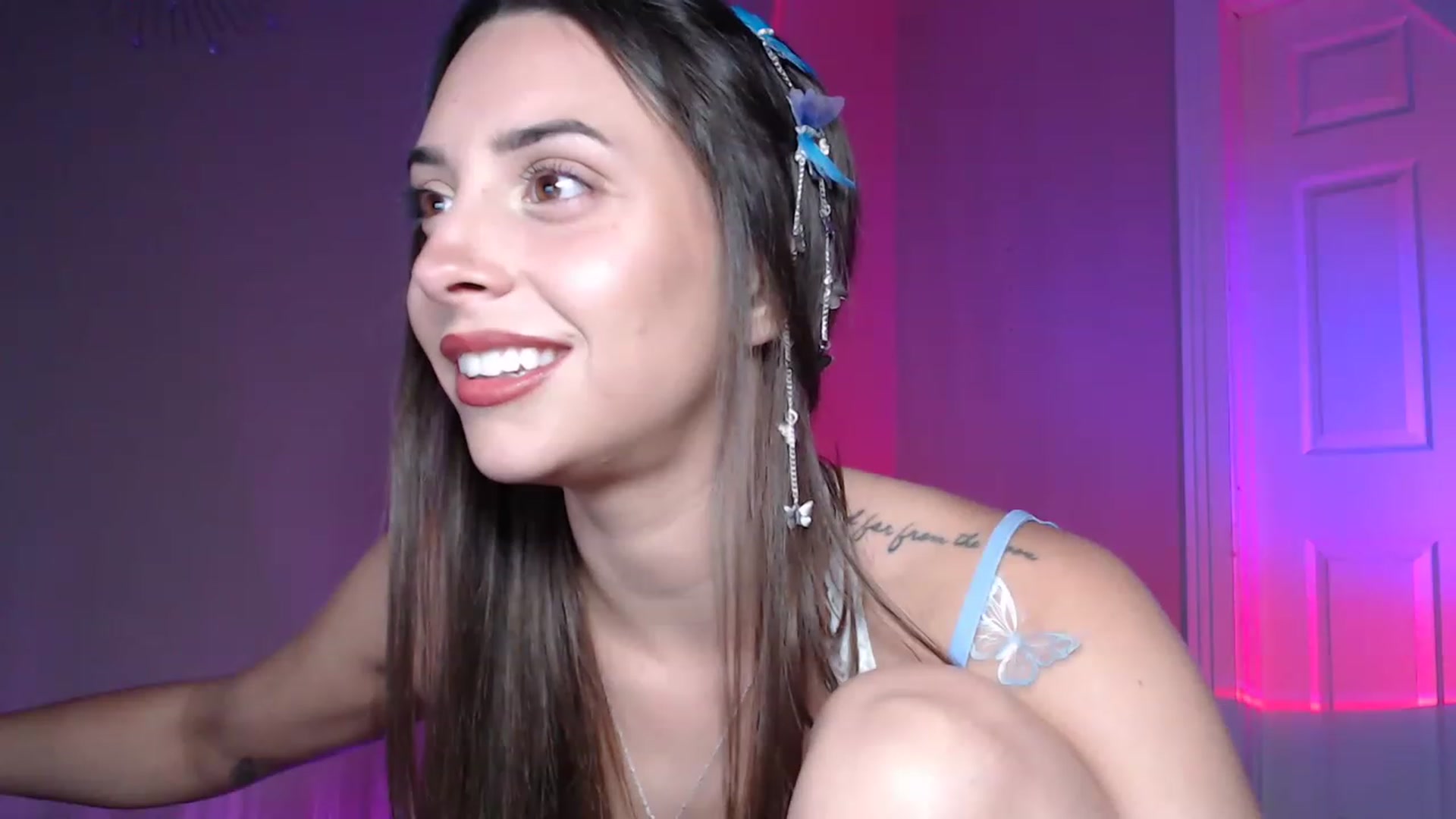 Gallery image thumbnail from BrittaniJade_'s myfreecams stream on, 06/01/2023, 10:15 image 14 of 20