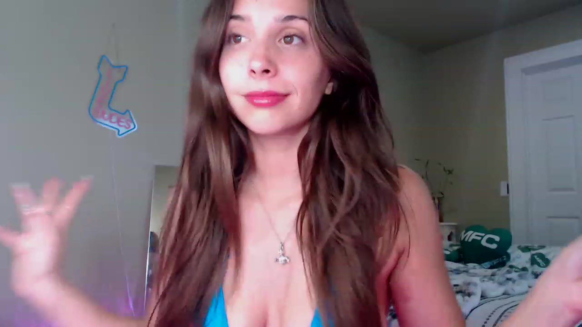 Gallery image thumbnail from BrittaniJade_'s myfreecams stream on, 06/17/2023, 02:28 image 10 of 20