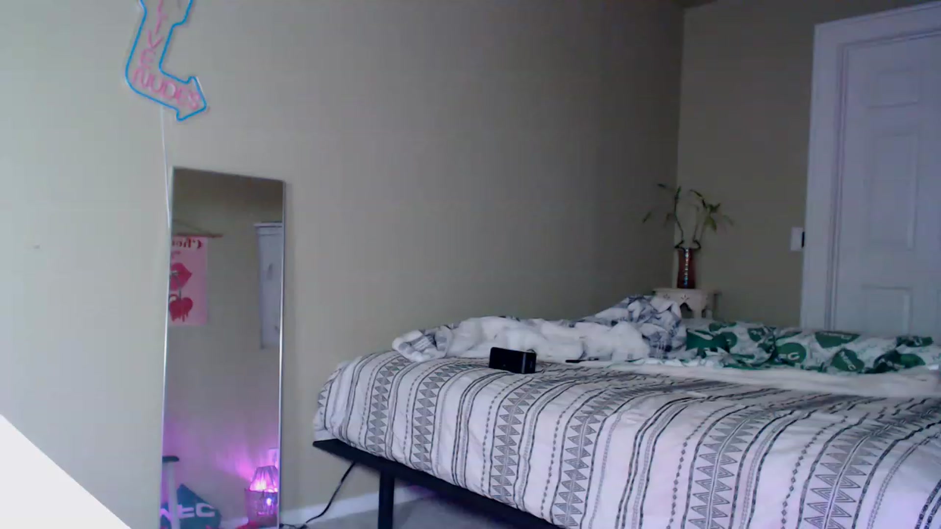Gallery image thumbnail from BrittaniJade_'s myfreecams stream on, 06/17/2023, 07:28 image 14 of 20