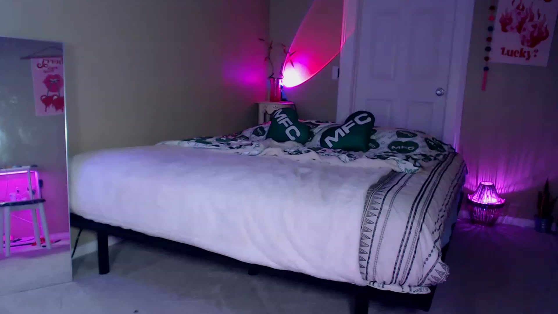 Gallery image thumbnail from BrittaniJade_'s myfreecams stream on, 06/18/2023, 05:24 image 12 of 20