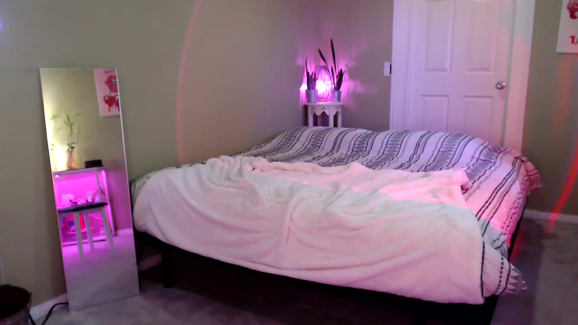 Gallery image thumbnail from BrittaniJade_'s myfreecams stream on, 07/14/2023, 24:28 image 20 of 20