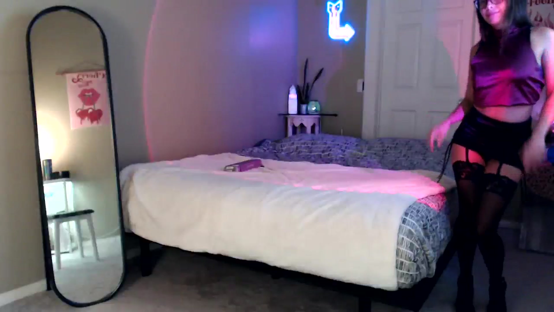 Gallery image thumbnail from BrittaniJade_'s myfreecams stream on, 07/30/2023, 01:49 image 16 of 20