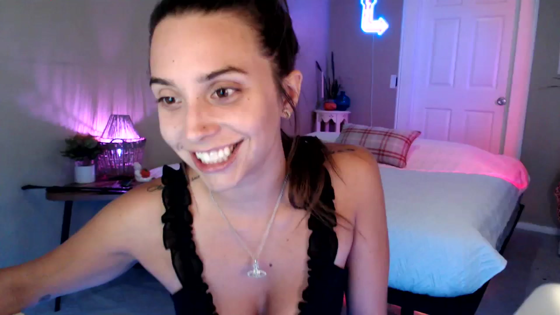 Gallery image thumbnail from BrittaniJade_'s myfreecams stream on, 08/11/2023, 03:44 image 4 of 20