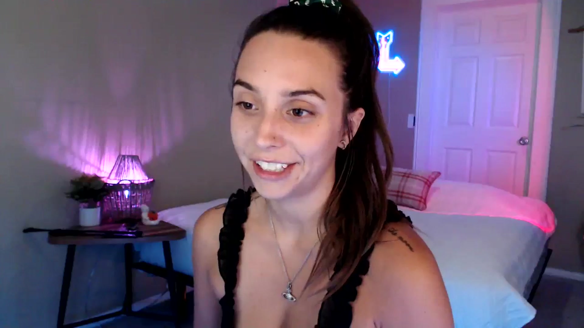 Gallery image thumbnail from BrittaniJade_'s myfreecams stream on, 08/11/2023, 03:44 image 6 of 20