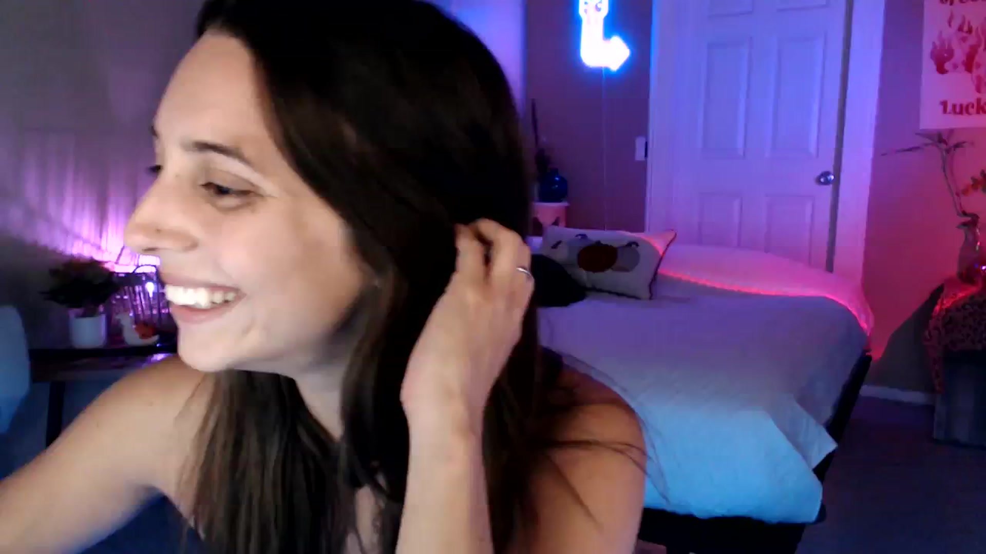 Gallery image thumbnail from BrittaniJade_'s myfreecams stream on, 08/12/2023, 04:02 image 13 of 20