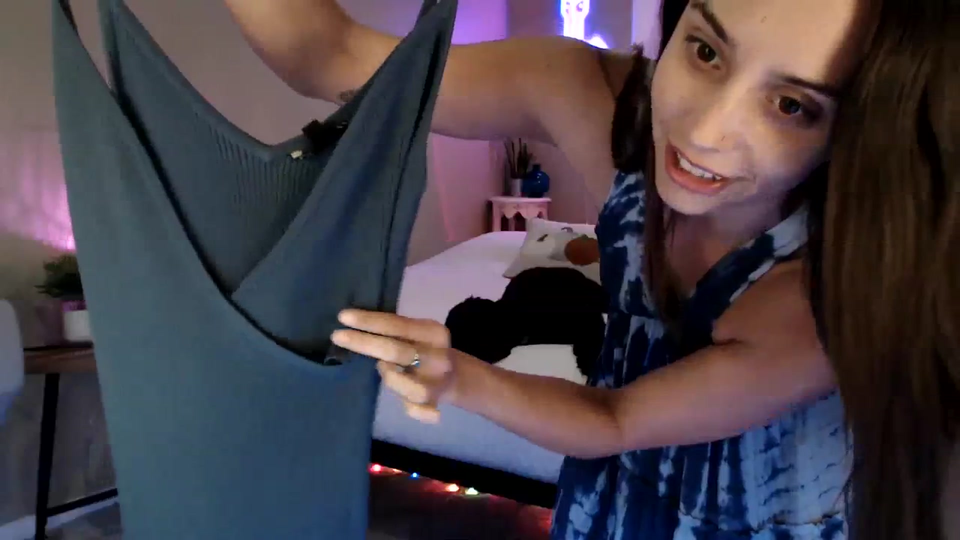 Gallery image thumbnail from BrittaniJade_'s myfreecams stream on, 08/12/2023, 05:35 image 7 of 20