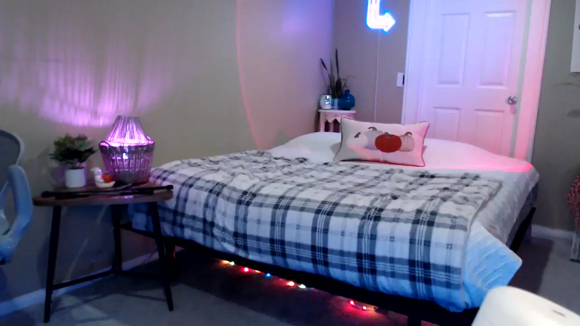 Gallery image thumbnail from BrittaniJade_'s myfreecams stream on, 08/13/2023, 05:19 image 19 of 20