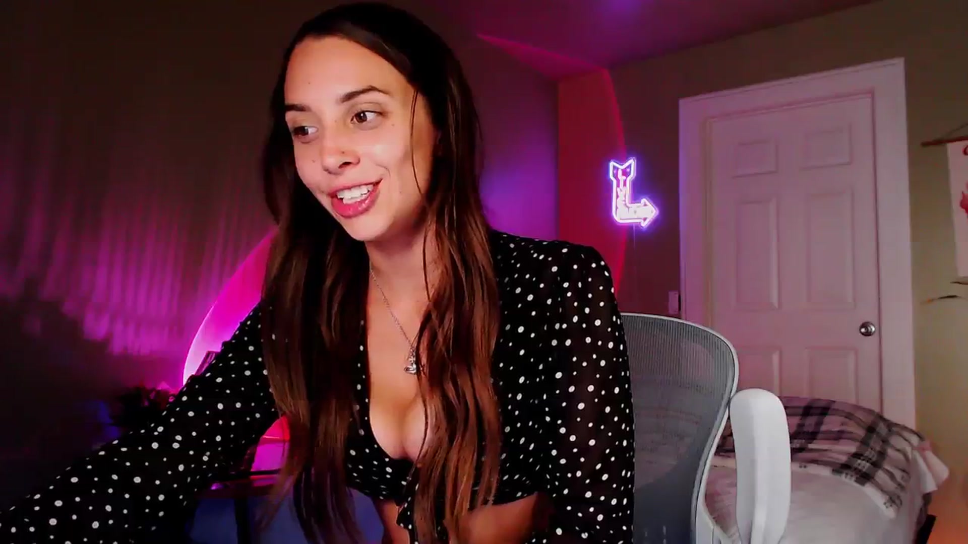 Gallery image thumbnail from BrittaniJade_'s myfreecams stream on, 08/15/2023, 04:59 image 6 of 20