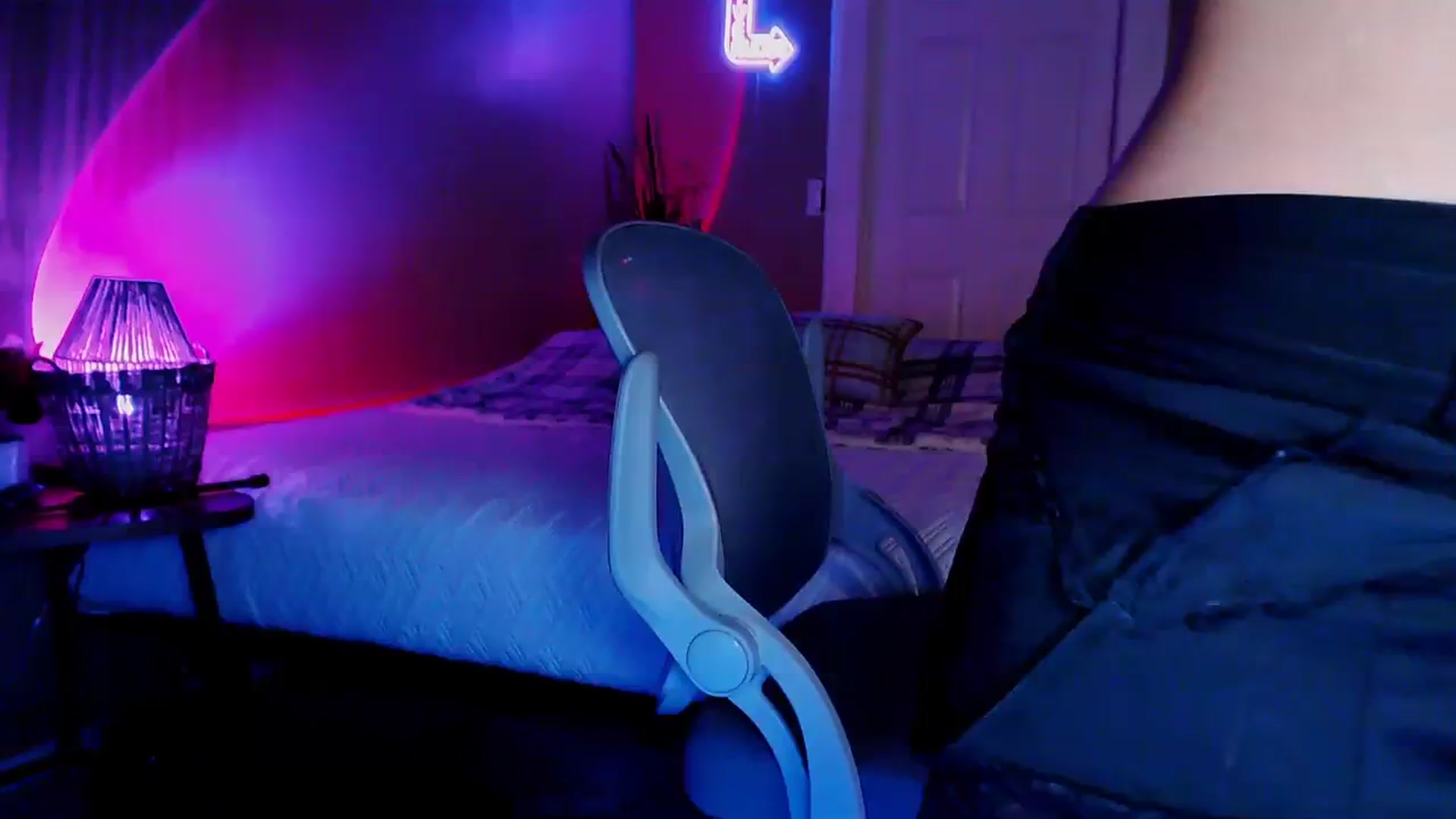 Gallery image thumbnail from BrittaniJade_'s myfreecams stream on, 08/15/2023, 04:59 image 1 of 20
