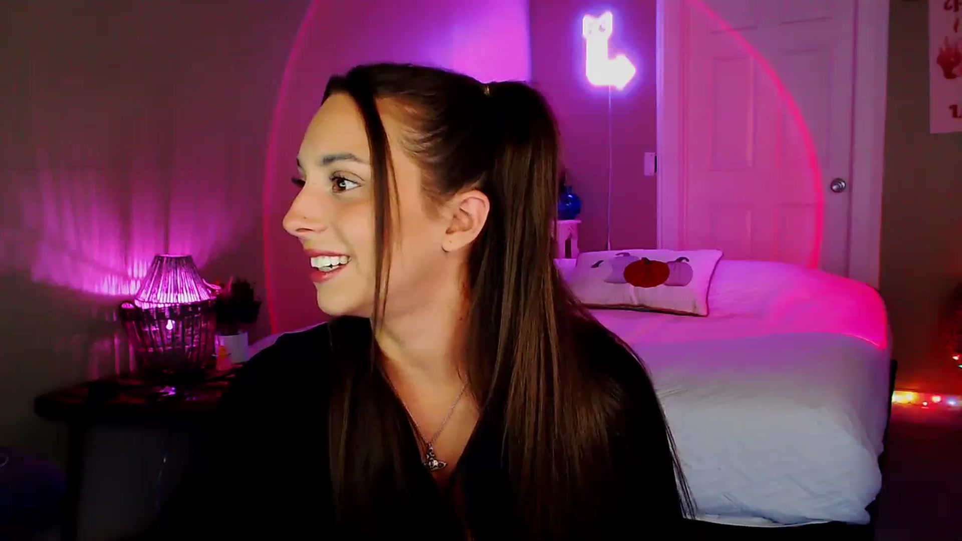 Gallery image thumbnail from BrittaniJade_'s myfreecams stream on, 08/19/2023, 05:51 image 4 of 20