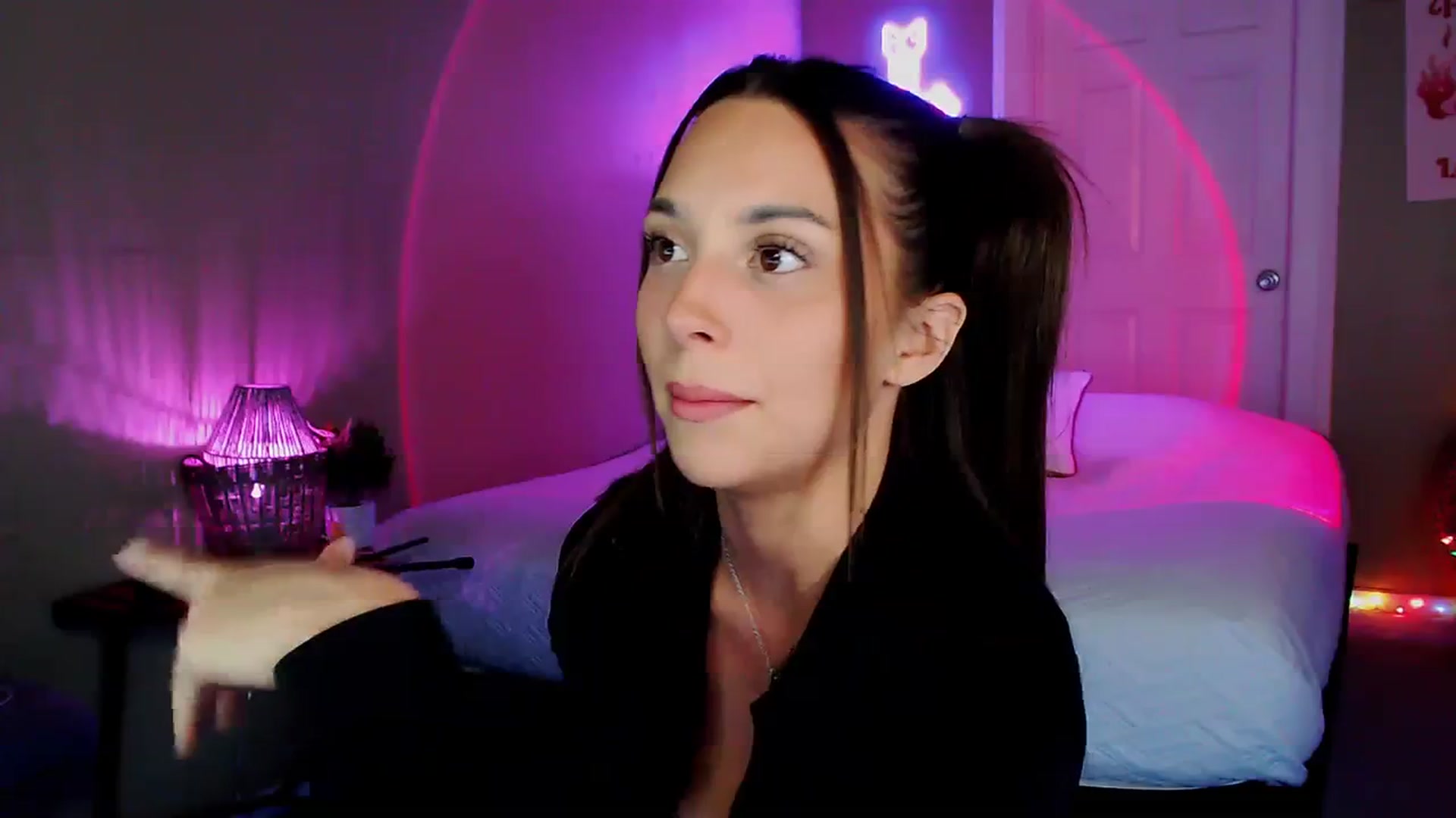 Gallery image thumbnail from BrittaniJade_'s myfreecams stream on, 08/19/2023, 05:51 image 2 of 20