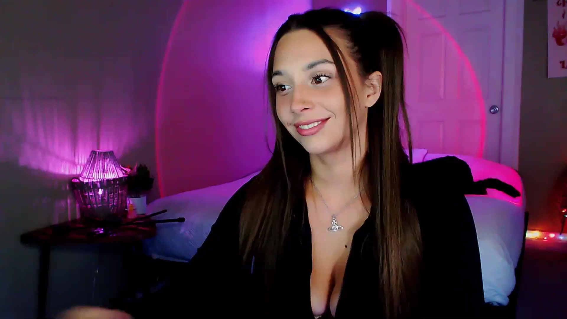 Gallery image thumbnail from BrittaniJade_'s myfreecams stream on, 08/19/2023, 05:51 image 1 of 20
