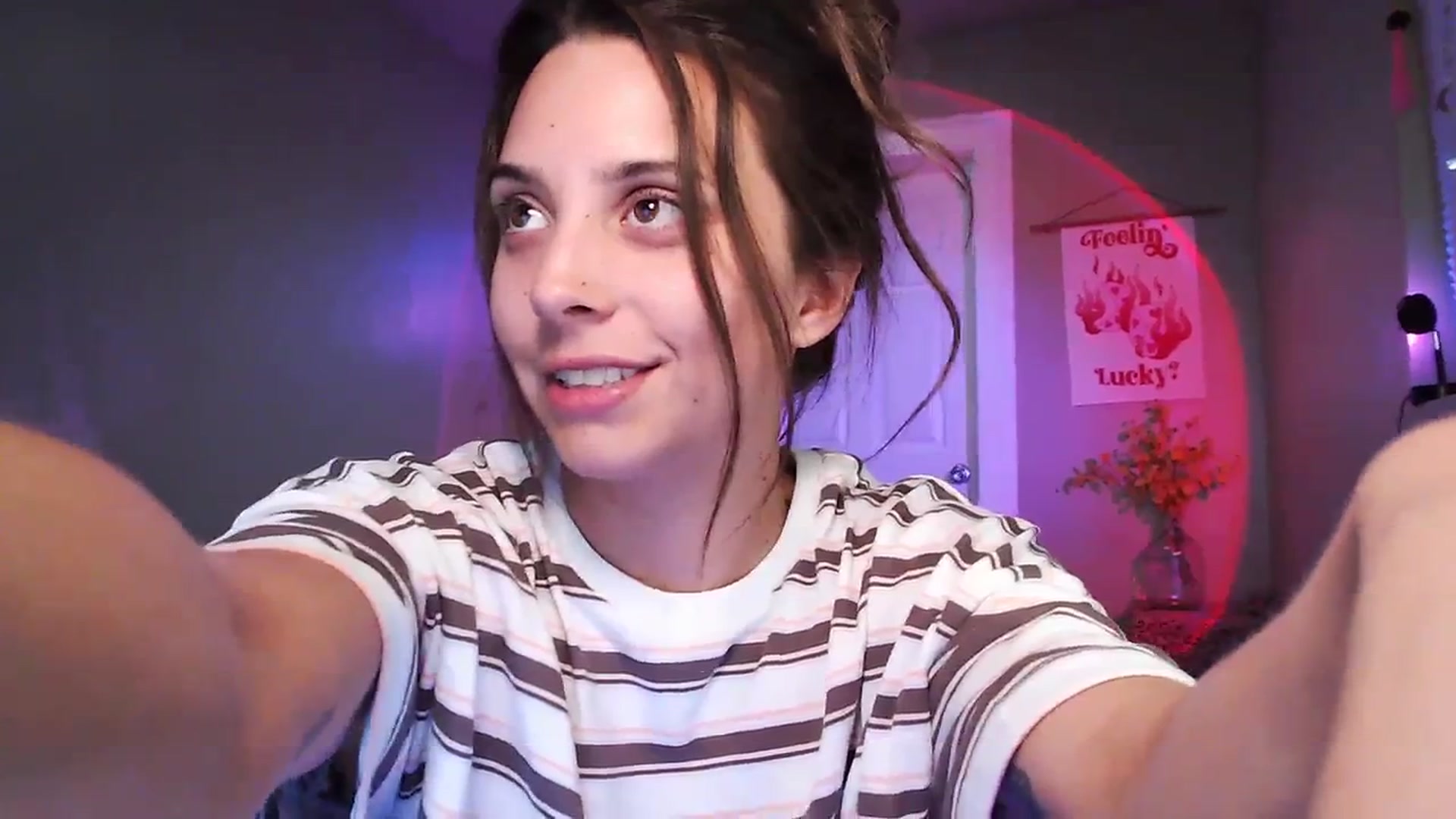 Gallery image thumbnail from BrittaniJade_'s myfreecams stream on, 08/26/2023, 05:00 image 14 of 20