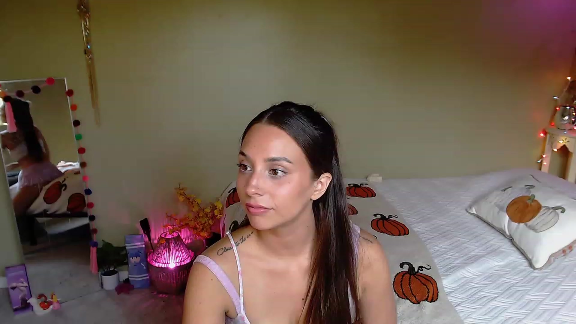 Gallery image thumbnail from BrittaniJade_'s myfreecams stream on, 09/14/2023, 23:33 image 14 of 20