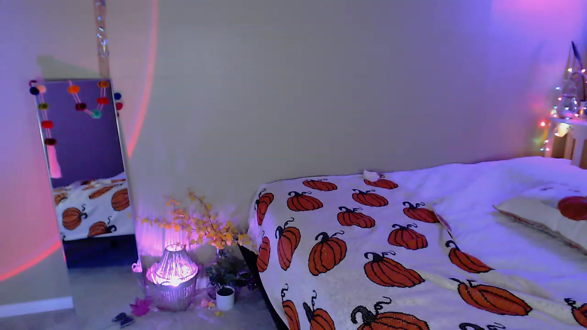 Gallery image thumbnail from BrittaniJade_'s myfreecams stream on, 09/18/2023, 03:25 image 16 of 20