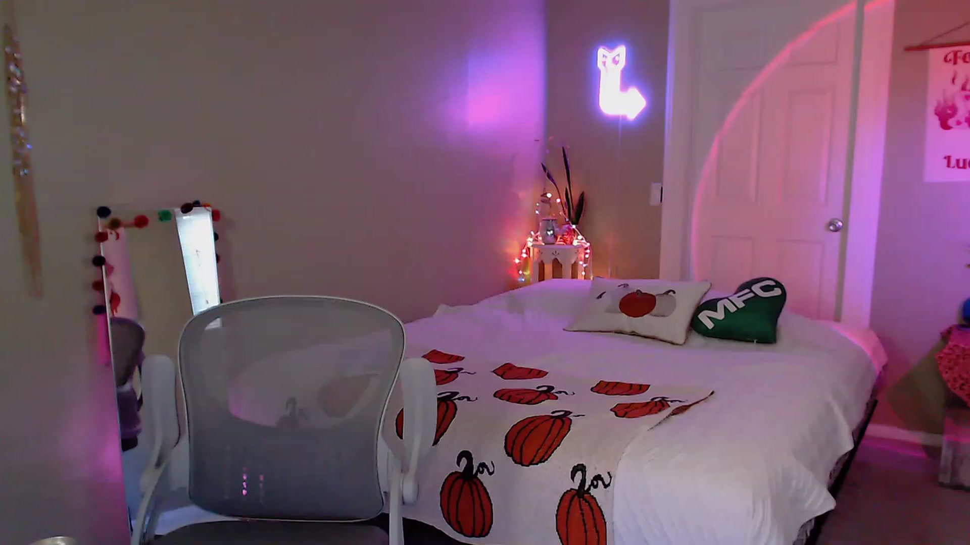 Gallery image thumbnail from BrittaniJade_'s myfreecams stream on, 09/21/2023, 01:20 image 14 of 20