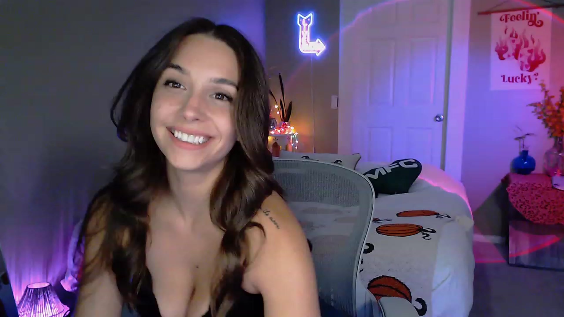 Gallery image thumbnail from BrittaniJade_'s myfreecams stream on, 10/02/2023, 02:20 image 16 of 20