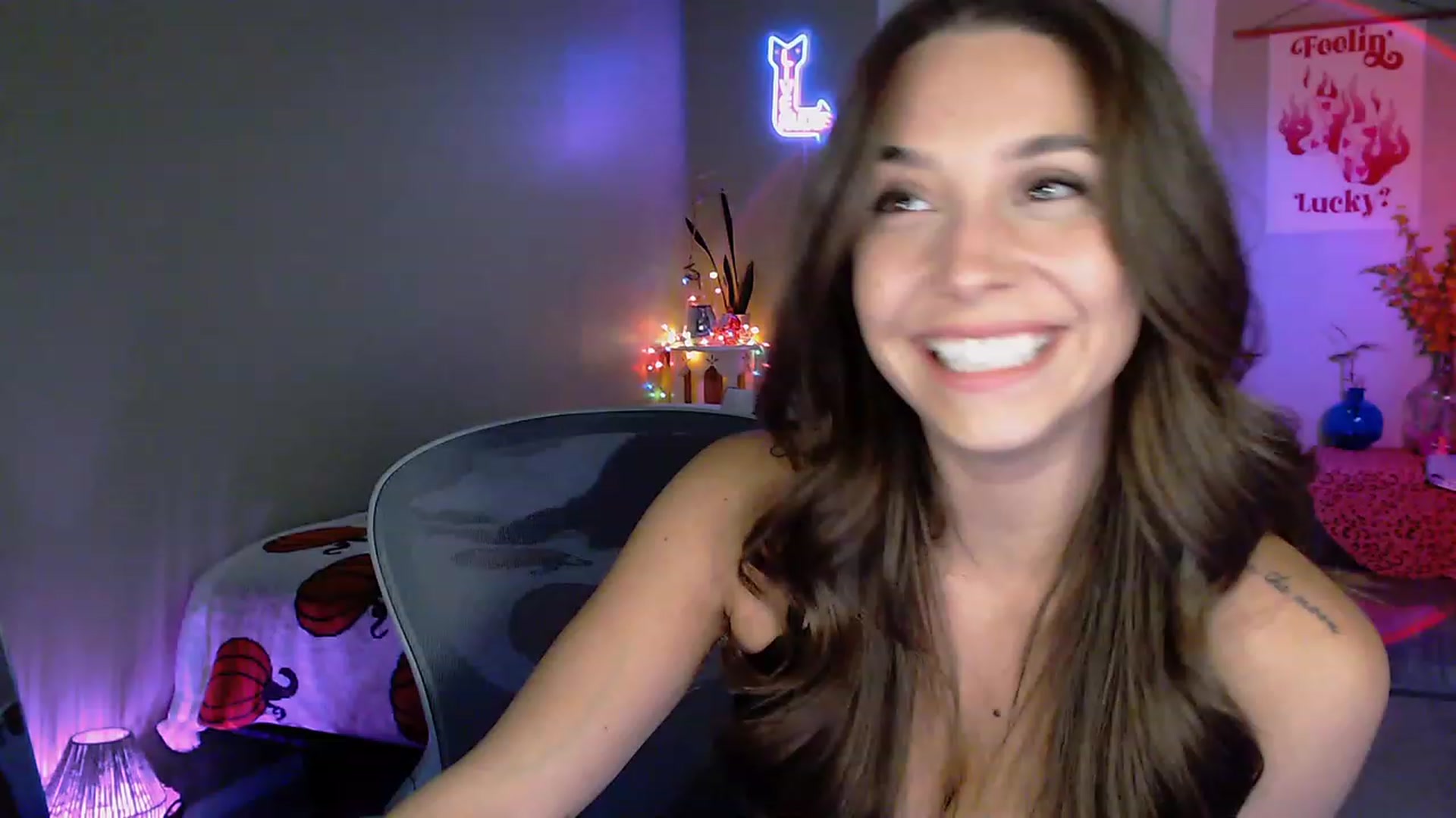 Gallery image thumbnail from BrittaniJade_'s myfreecams stream on, 10/02/2023, 02:20 image 8 of 20