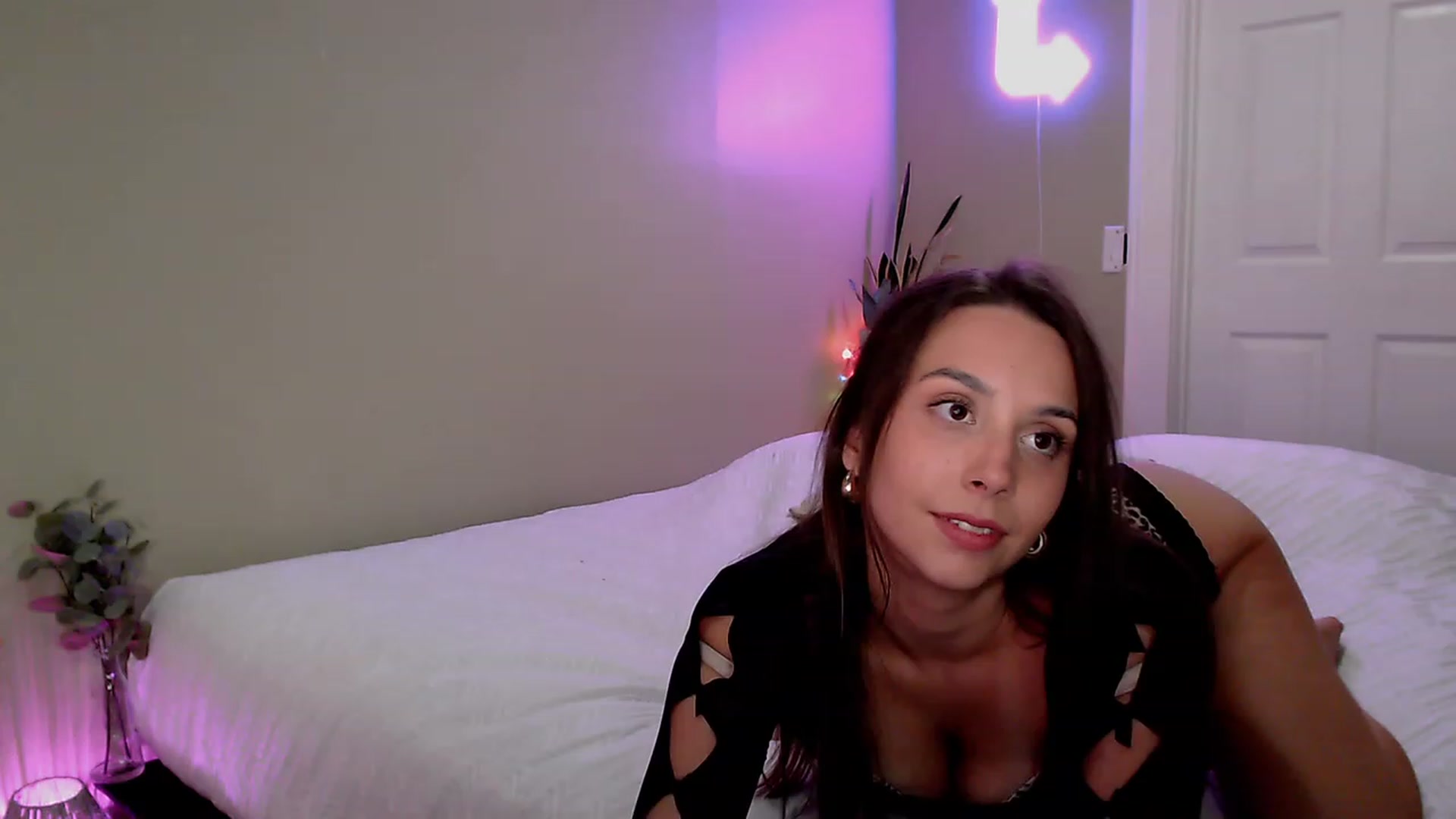 Gallery image thumbnail from BrittaniJade_'s myfreecams stream on, 11/03/2023, 01:20 image 16 of 20