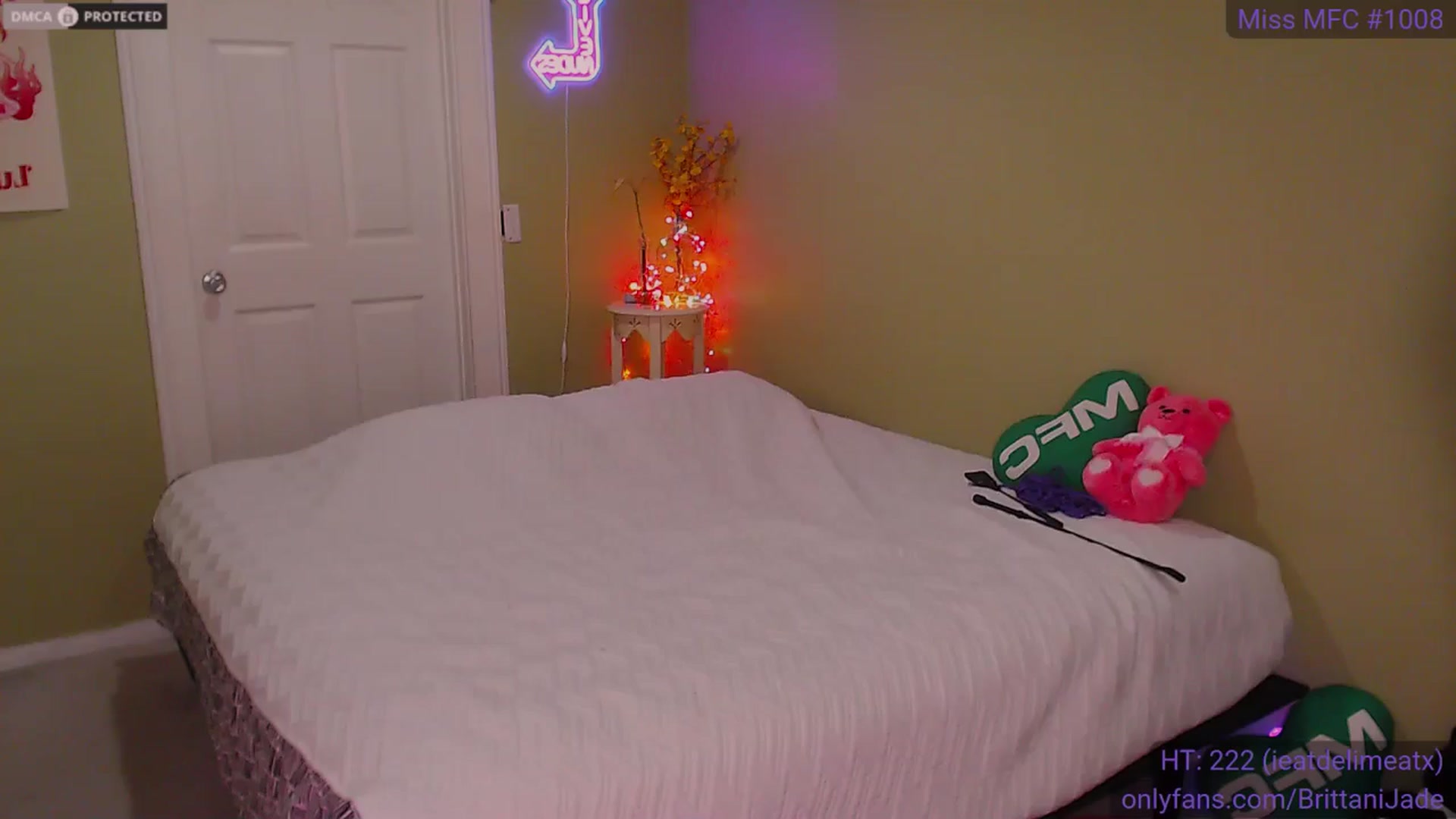 Gallery image thumbnail from BrittaniJade_'s myfreecams stream on, 04/16/2024, 07:04 image 12 of 20
