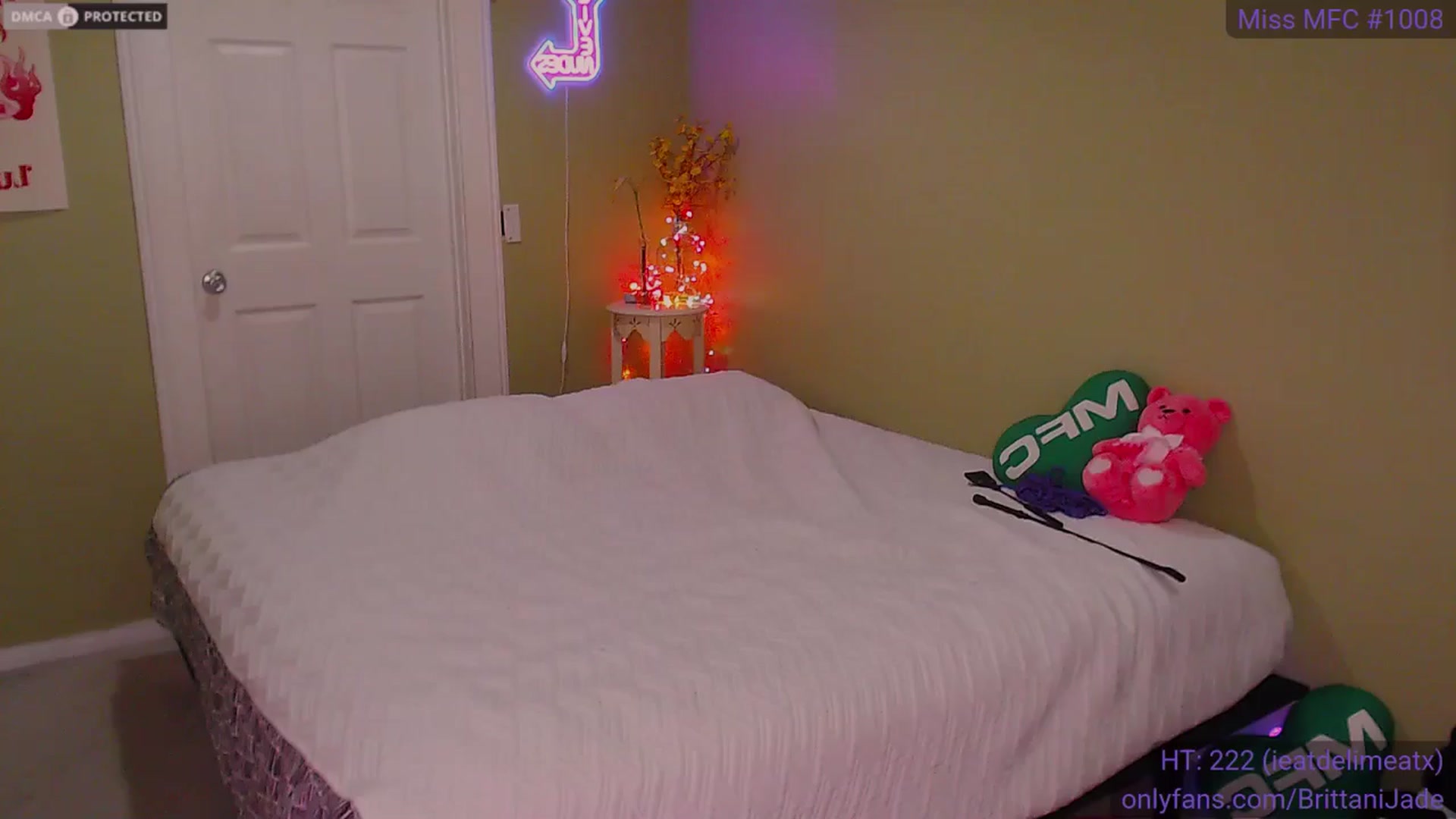 Gallery image thumbnail from BrittaniJade_'s myfreecams stream on, 04/16/2024, 07:04 image 11 of 20