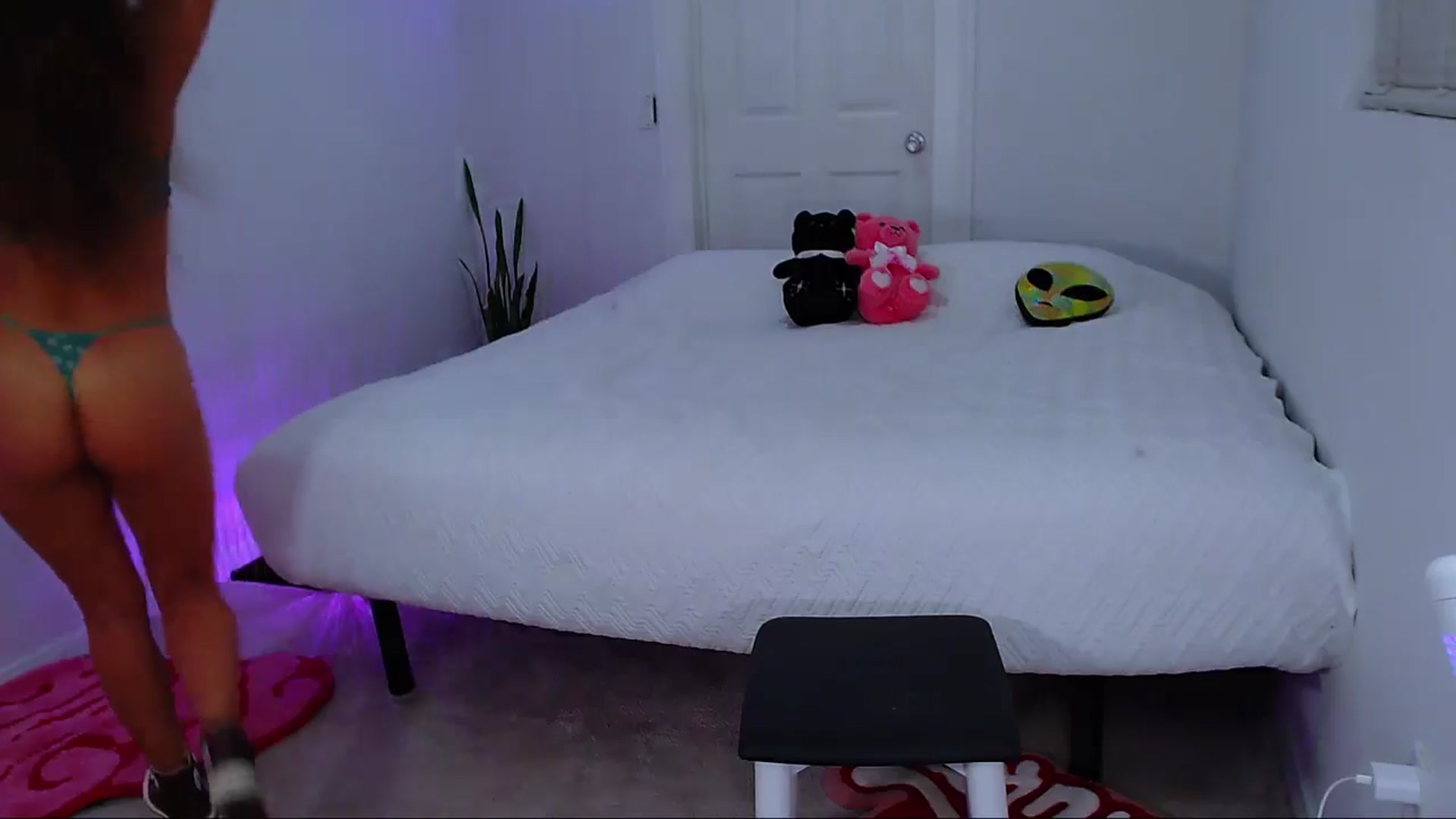 Gallery image thumbnail from BrittaniJade_'s myfreecams stream on, 06/23/2024, 08:26 image 7 of 20