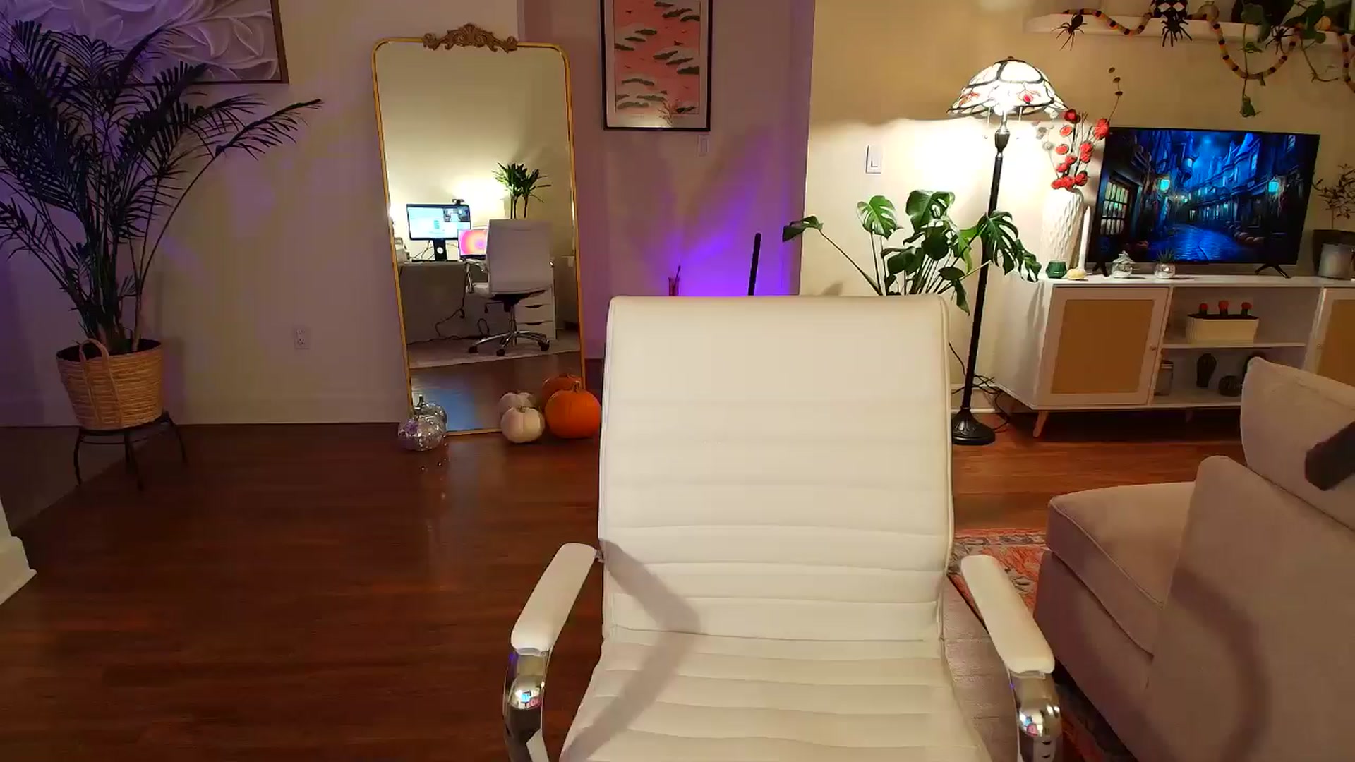 Gallery image thumbnail from BrittaniJade_'s myfreecams stream on, 10/26/2024, 09:19 image 19 of 20