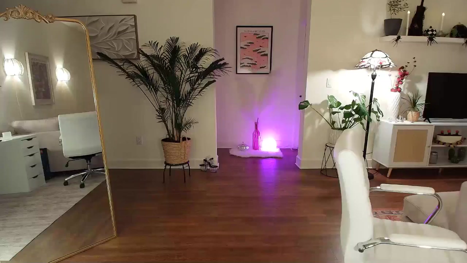 Gallery image thumbnail from BrittaniJade_'s myfreecams stream on, 11/08/2024, 03:37 image 8 of 20