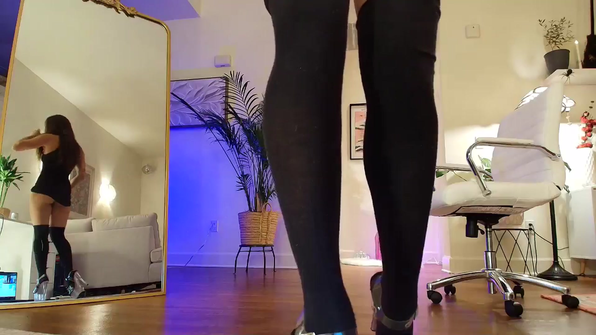 Gallery image thumbnail from BrittaniJade_'s myfreecams stream on, 11/08/2024, 09:55 image 5 of 20