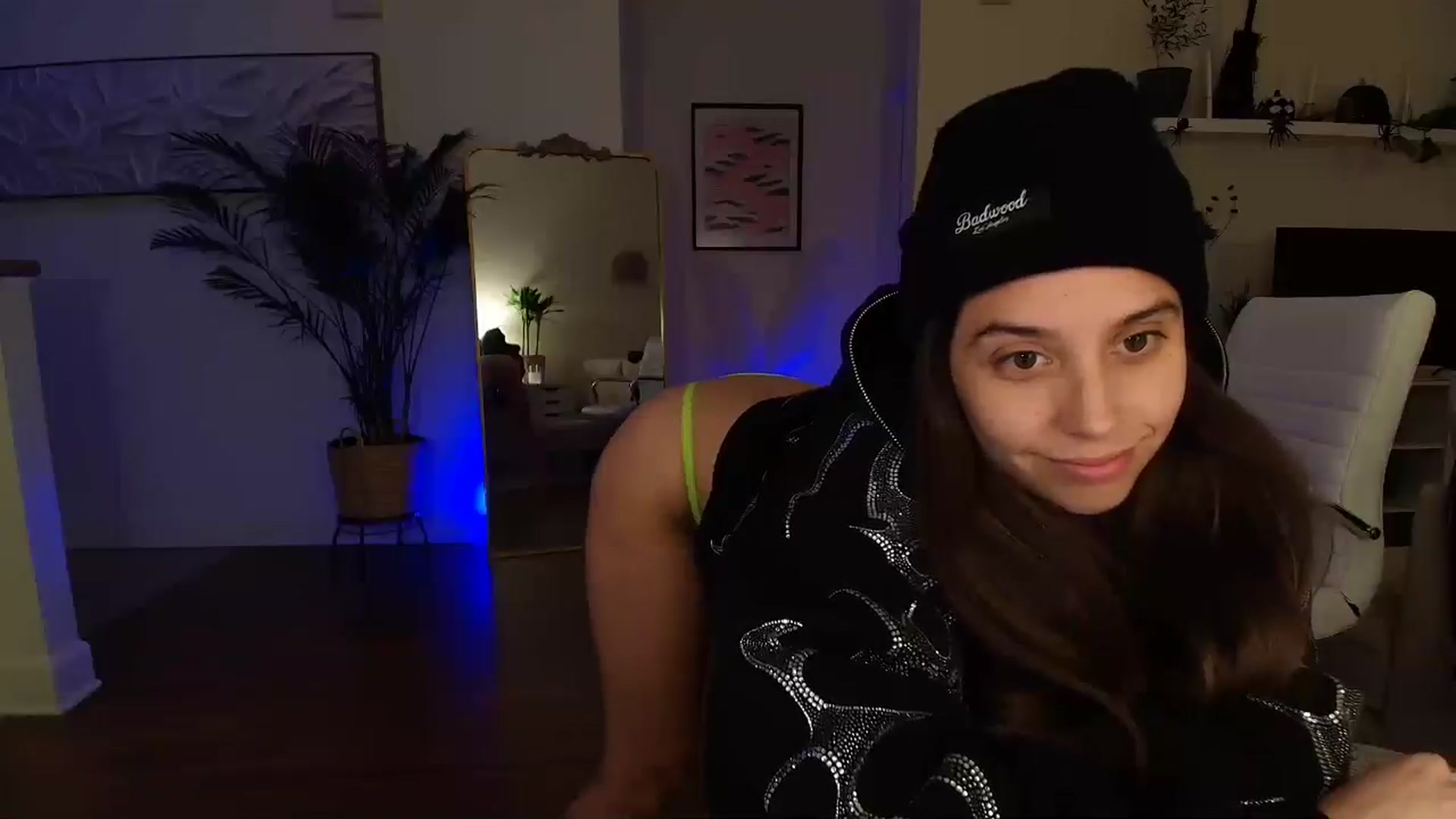 Gallery image thumbnail from BrittaniJade_'s myfreecams stream on, 11/10/2024, 09:36 image 13 of 20