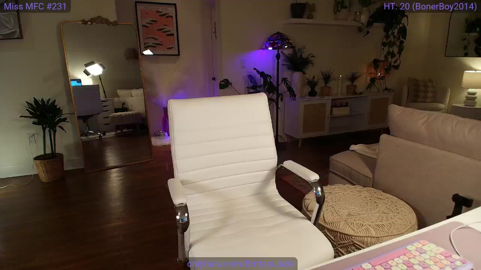 Gallery image thumbnail from BrittaniJade_'s myfreecams stream on, 12/15/2024, 05:41 image 3 of 20
