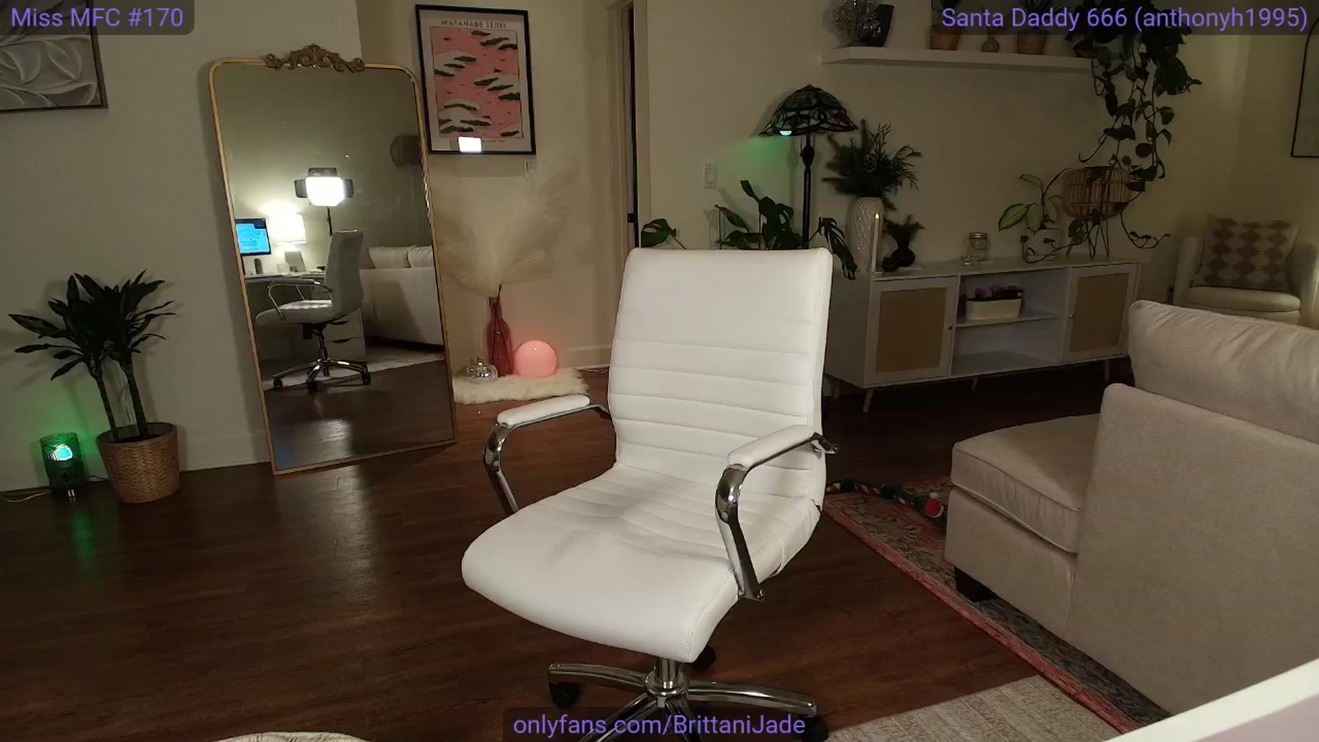 Gallery image thumbnail from BrittaniJade_'s myfreecams stream on, 12/23/2024, 08:35 image 5 of 20