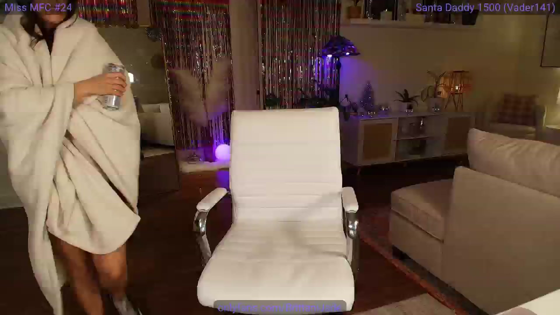 Gallery image thumbnail from BrittaniJade_'s myfreecams stream on, 01/01/2025, 10:49 image 4 of 20