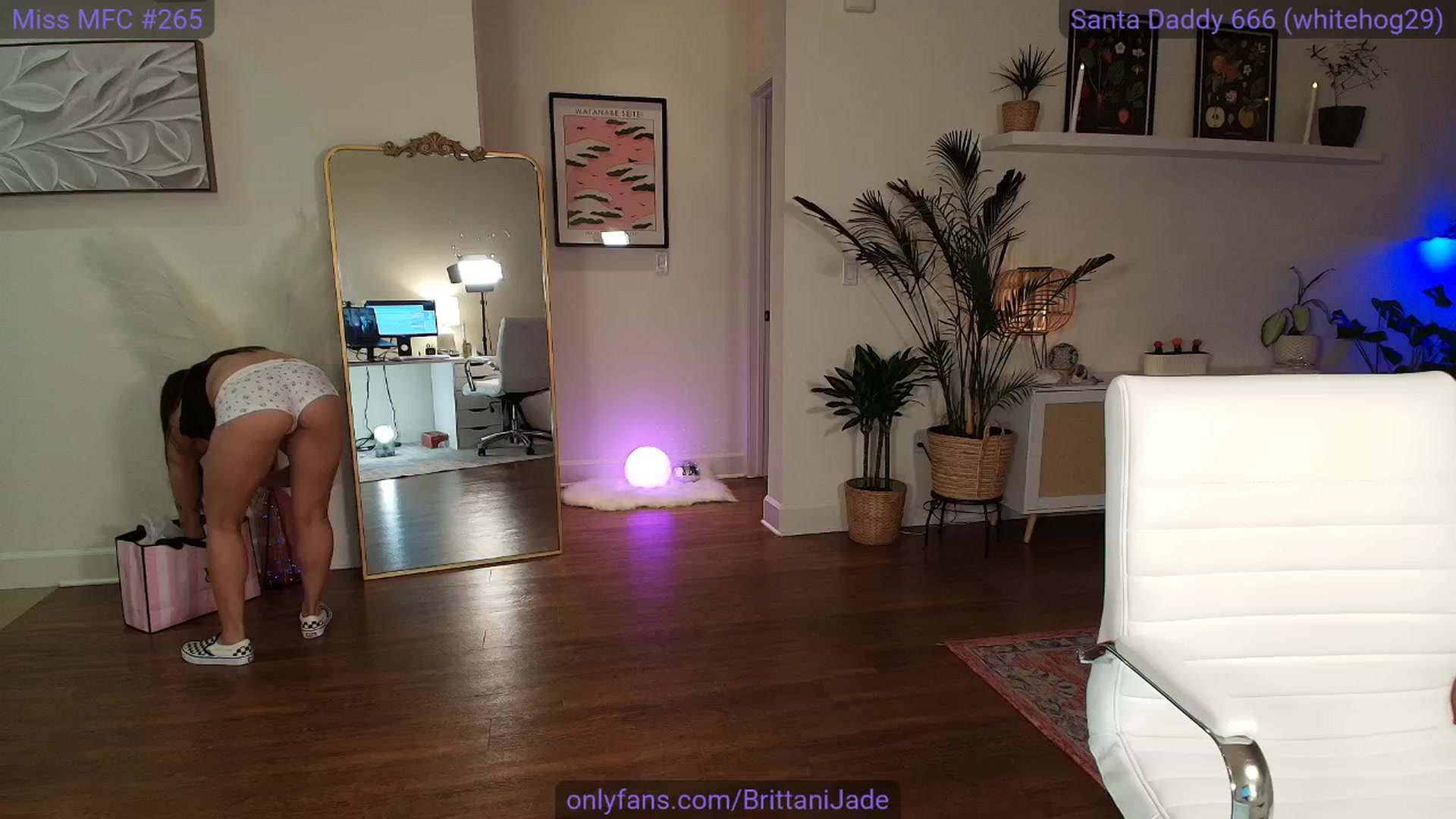 Gallery image thumbnail from BrittaniJade_'s myfreecams stream on, 01/11/2025, 09:58 image 7 of 20